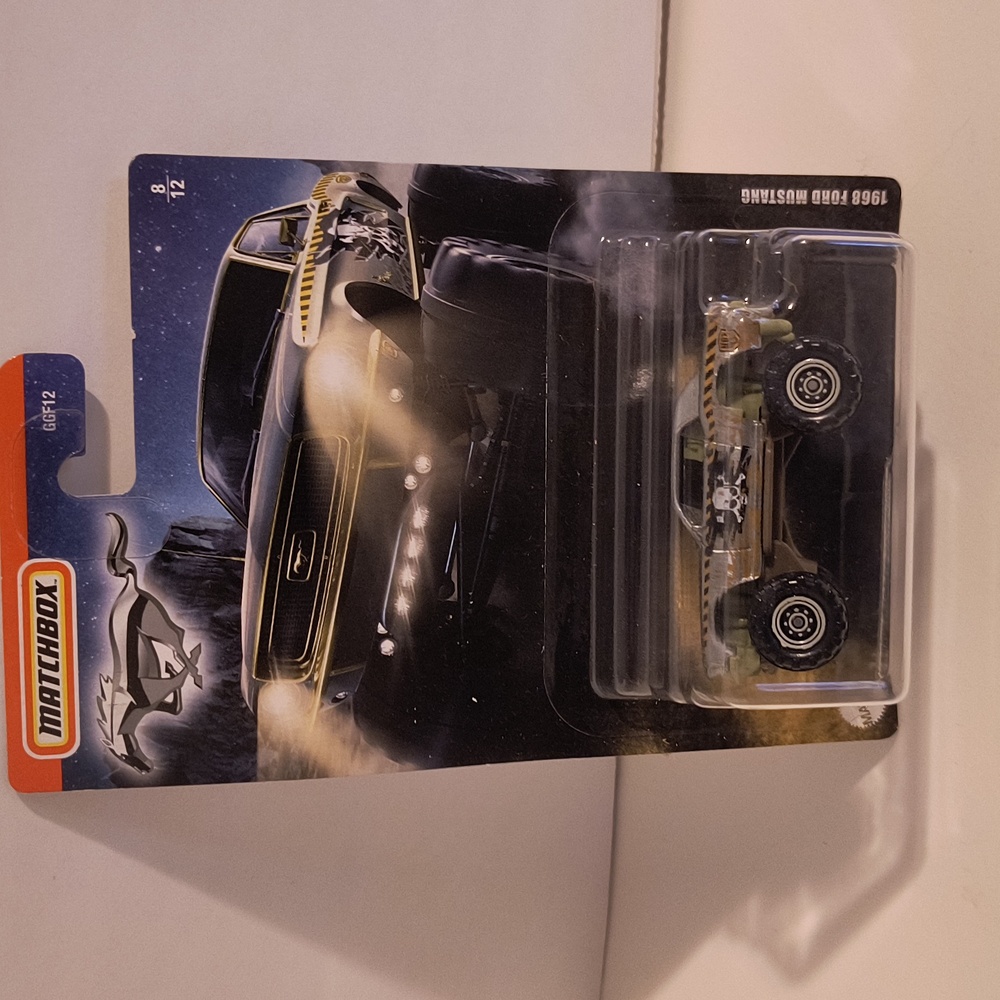 D10 Matchbox 68 Ford Mustang   with shipping protector